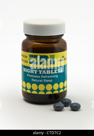 HRI Nacht Tabletten. Pflanzliche Schlafmittel mit Eisenkraut, Hopfen, Baldrian, Passiflora und Lattich Stockfoto