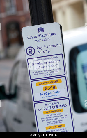 Stadt von Westminster Park rechts Schild an einem Laternenpfahl in London, England. Stockfoto