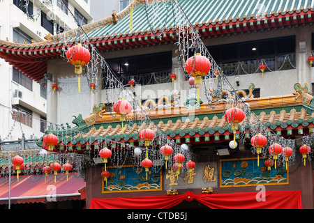 Chinesische Laternen vor einem Tempel in Singapur Stockfoto