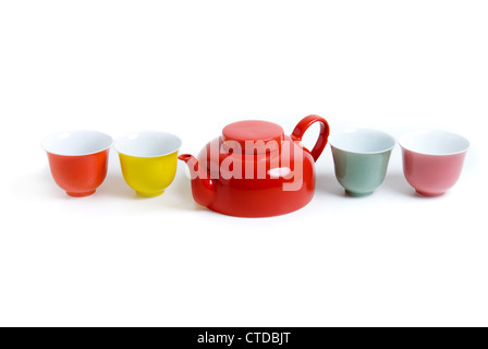 Kaffee trinken Topf mit Tassen in einer bunten Anordnung. Stockfoto