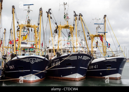 Angelboote/Fischerboote in Linie Stockfoto