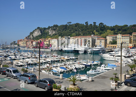 Bootshafen in Nice Vieux Port (Alter Hafen), Nizza, Côte d ' Azur, Alpes-Maritimes, Provence-Alpes-Côte d ' Azur, Frankreich Stockfoto