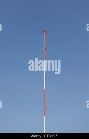 Turm für mobile Telekommunikation Radioantenne Stockfoto