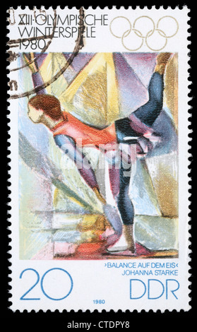 DDR - CIRCA 1980: Eine Briefmarke gedruckt in DDR zeigt Johanna Starke "Balance Auf Dem Eis", Serie, ca. 1980 Stockfoto