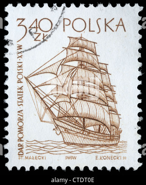 Polen - ca. 1950er Jahre: Ein Vintage Briefmarke gedruckt in Polen zeigt ein Vintage Schiff ca. 1950er Jahre Stockfoto