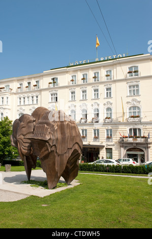 Bristol Hotel, Altstadt, Salzburger Land, Österreich, Europa, Salzburg, Makartplatz Square Stockfoto