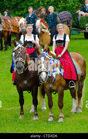 traditionelle und jährliche katholischen Pferdeparade in Dorf Steingaden, Bayern, Deutschland Stockfoto