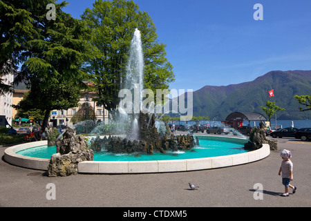 Brunnen auf der Piazza Manzoni, Stadt von Lugano, Lago di Lugano, Tessin, Schweiz, Europa Stockfoto