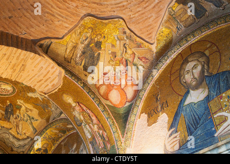 Istanbul, Türkei. Byzantinische Kirche des St. Saviour in Chora. Mosaiken, einschließlich Wunder von Wein und Wasser und Jesus Christus. Stockfoto