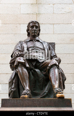 Statue von John Harvard, Cambridge, MA Stockfoto