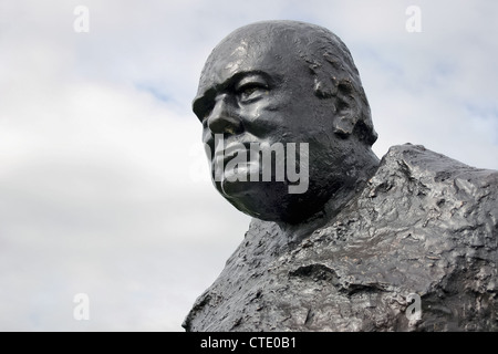 Nahaufnahme der Statue von Sir Winston Churchill in Westerham, Kent Stockfoto