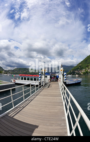 Anlegestelle für Passagier Fähre im Zentrum von Como, Comer See, Nord-Italien, Europa Stockfoto