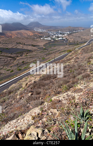 Luftaufnahme von Haria vom Mirador de Haria - Lanzarote, Kanarische Inseln, Spanien, Europa Stockfoto