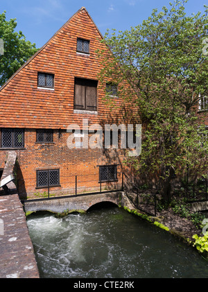 Dh Fluss Itchen Winchester, Hampshire Stream Winchester City Mill River fließt, uk Englisch Wassermühle Wassermühlen Stockfoto