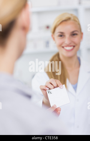 Jemand ein Rezept für Apotheker Stockfoto