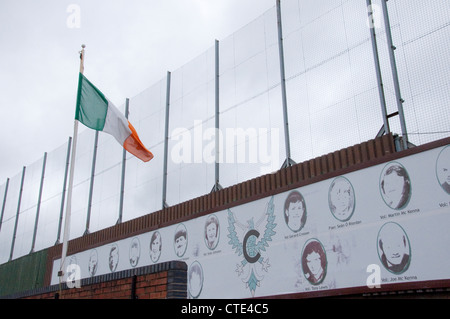 nationalistische Tribut Zone im katholischen West Belfast Nordirland Stockfoto