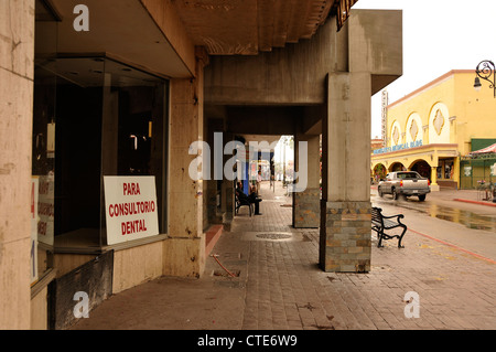 Geschäft ist langsam entlang Calle Obregon in Nogales, Sonora, Mexiko, über die Grenze von Nogales, Arizona, USA. Stockfoto