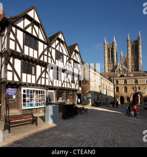 Leigh Pemberton House, Exchequer Tor und Kathedrale von Lincoln, Lincoln, Lincolnshire, England, UK Stockfoto