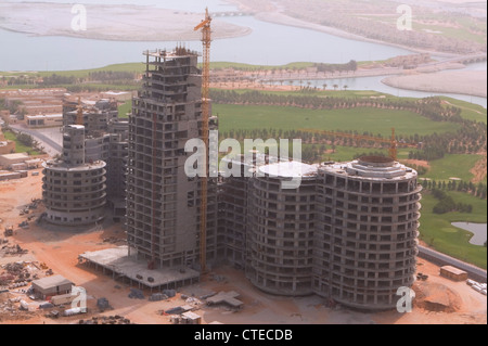 Luftaufnahme des Al Hamra Palace Hotel im Bau, Ras al-Khaimah, Vereinigte Arabische Emirate Stockfoto