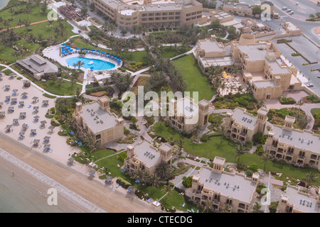 Luftaufnahme des Al Hamra Fort Beach Hotel & Resort, Ras al-Khaimah, Vereinigte Arabische Emirate Stockfoto