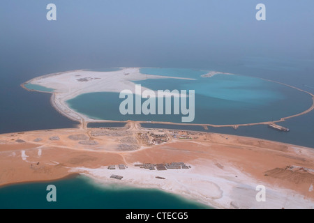 Luftaufnahme der Bucht La Hoya-Mischnutzung im Bau auf der vom Menschen verursachten Al Maya Island, Vereinigte Arabische Emirate Stockfoto