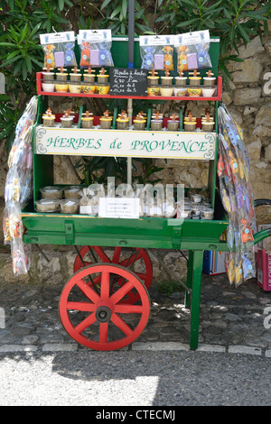 L' Herbes de Provence Stall in Saint-Paul de Vence, Côte d ' Azur, Alpes-Maritimes, Provence-Alpes-Côte d ' Azur, Frankreich Stockfoto