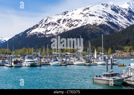 Seward, Alaska, kleiner Bootshafen in Resurrection Bay (eine Bucht aus dem Golf von Alaska). Stockfoto