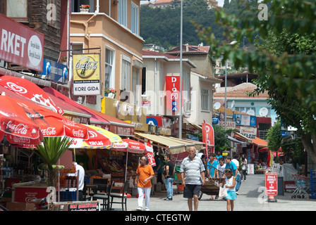 ISTANBUL, TÜRKEI. A Straßenszene auf Heybeliada, eines der Prinzeninseln (Kizil Adalar) in das Marmarameer. 2012. Stockfoto