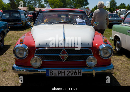 PAAREN IM GLIEN, Deutschland - 26.Mai: Pkw Borgward Isabella, "Die Oldtimer Show" im MAFZ, 26. Mai 2012 in Paaren Im Glien, Deutschland Stockfoto