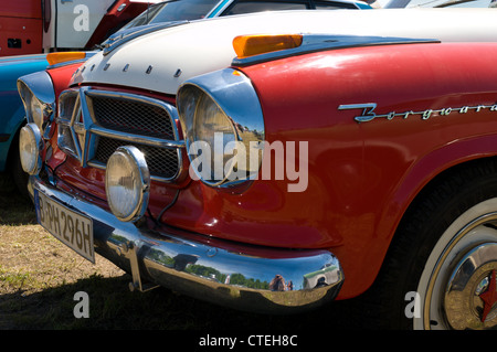 PAAREN IM GLIEN, Deutschland - 26.Mai: Pkw Borgward Isabella, "Die Oldtimer Show" im MAFZ, 26. Mai 2012 in Paaren Im Glien, Deutschland Stockfoto