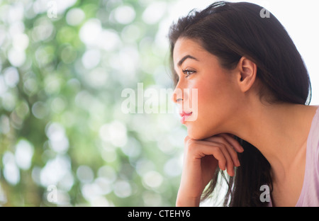 USA, New Jersey, Jersey City, Profil der jungen Frau Stockfoto