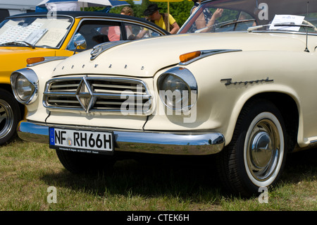 PAAREN IM GLIEN, Deutschland - 26.Mai: Pkw Borgward Isabella, "Die Oldtimer Show" im MAFZ, 26. Mai 2012 in Paaren Im Glien, Deutschland Stockfoto