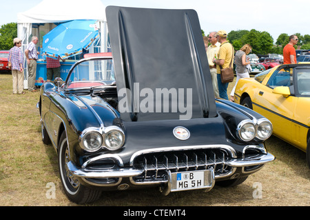 Öffnen Sie die Motorhaube Auto Chevrolet Corvette C1 Stockfoto