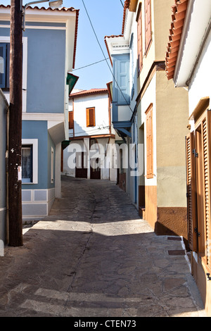 Bunt bemalte Häuser im Dorf Ano Vathi, Samos, Griechenland Stockfoto