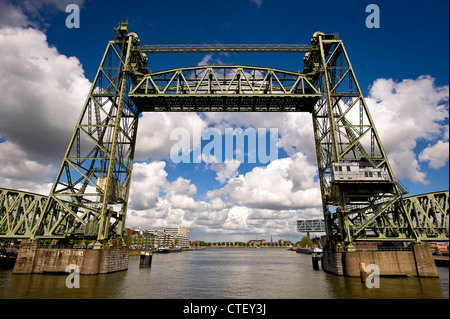 'De Hef' alte Werksbahn-Brücke in der Stadt Rotterdam in den Niederlanden Stockfoto