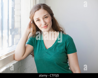 USA, Utah, Salt Lake City, Porträt von jungen attraktiven Frau Stockfoto