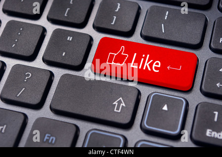 Eine gleichartige Nachricht auf geben Sie Tastatur für social-Media-Konzepte. Stockfoto