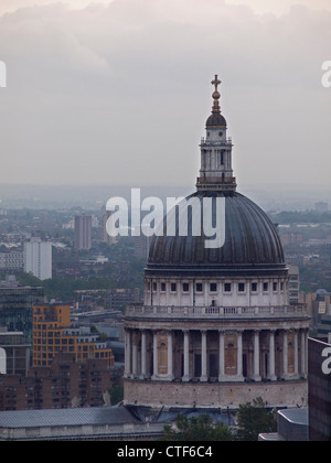 Die Skyline von London vom Barbican gesehen. Stockfoto