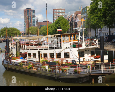Boote im Hafen von Haringvliet, Rotterdam, Niederlande Stockfoto