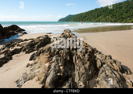 Etty Strand in der Nähe von Innisfail auf die Cassowary Coast in Queensland ist bekannt für das Auffinden dieser seltenen Vögel. Stockfoto