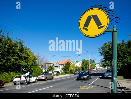 Ein Zeichen für einen Fußgängerüberweg in Brisbane in Queensland-Australien Stockfoto