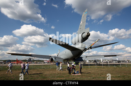 Luft/Luft-Tankflugzeug McDonnell Douglas KC-10 Extender (der internationalen Luft-und Salon MAKS-2011 Stockfoto