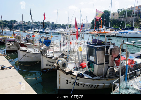 Angelboote/Fischerboote vertäut am Portochristo, Mallorca/Mallorca Stockfoto