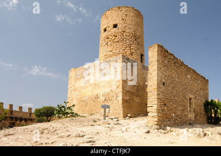 Die ursprüngliche Wachturm rund um die Burg von Capdepera und befestigtes Dorf gebaut wurde, Mallorca/Mallorca Stockfoto