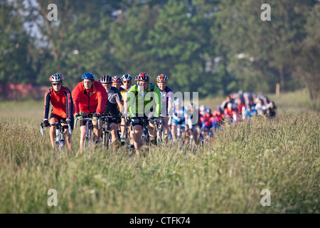 Den Niederlanden, Arum, in der Nähe von Bolsward. Elf Städte Fahrradtour (Niederländisch: Elfsteden Fietstocht). Stockfoto