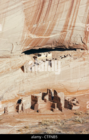 Foto von White House Ruinen und Petroglyphen am Canyon de Chelly National Monument, Arizona Stockfoto