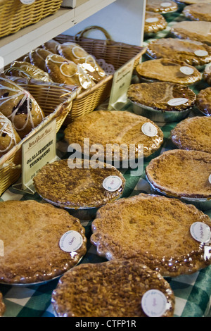 Torten und hausgemachtem Brot. Stockfoto