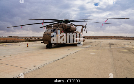 Sikorsky CH-53 Sea Stallion ("Yasour" auf Hebräisch, was bedeutet "Albatros") schwere Transporthubschrauber der israelischen Luftwaffe. Stockfoto
