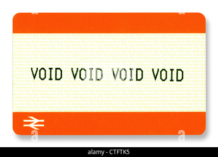 UK-Bahn-Tickets mit "VOID" aufgedruckt. Wirklich entnommen ein Fahrkartenautomat. Stockfoto