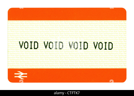 UK-Bahn-Tickets mit "VOID" aufgedruckt. Wirklich entnommen ein Fahrkartenautomat. Stockfoto